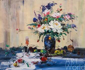 Картина маслом "Натюрморт с букетом цветов в синей вазе и садовыми фруктами" Артворлд.ру
